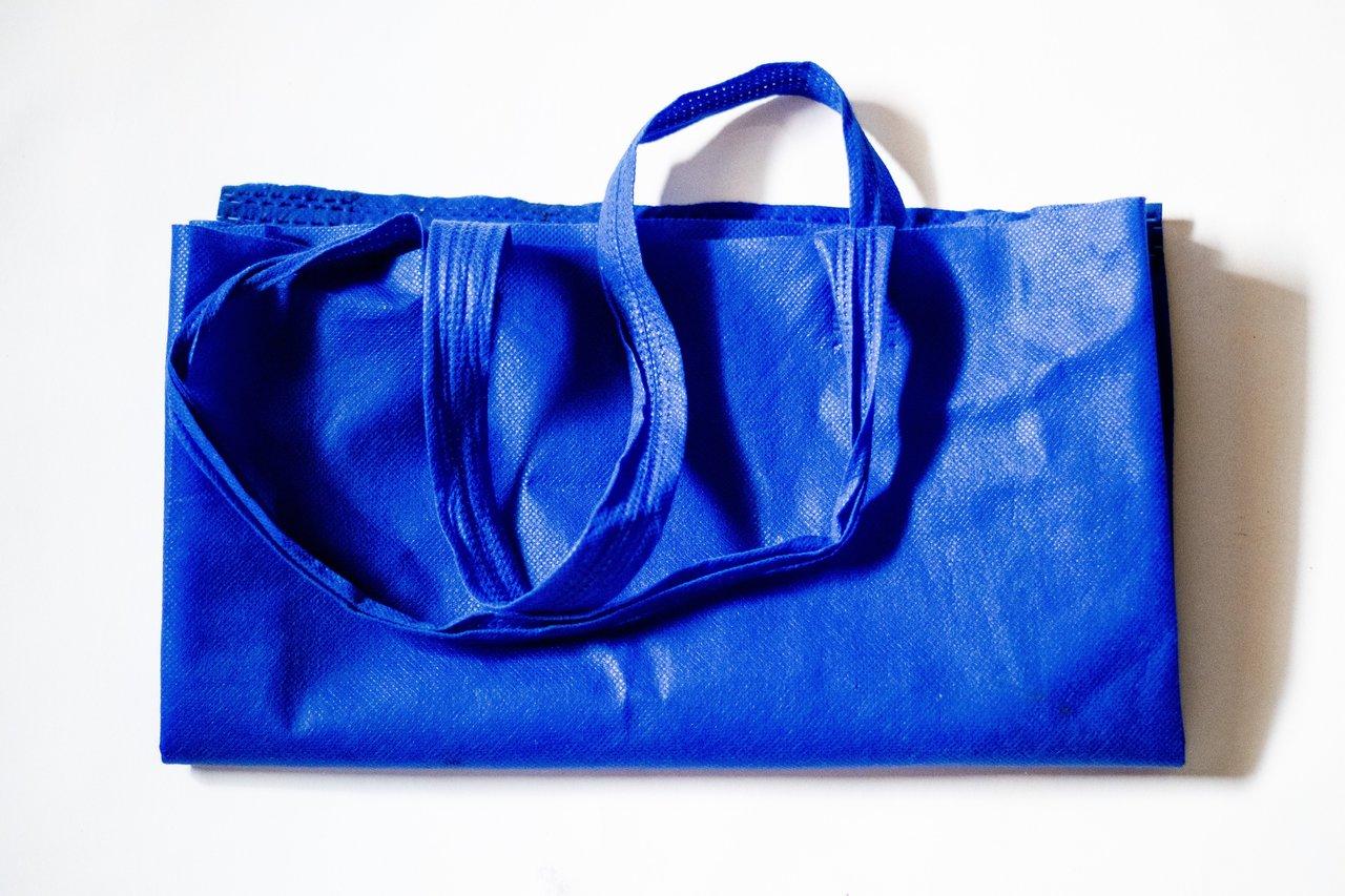 Personnaliser les sacs cabas réutilisables : optimiser quantité et coût selon la taille du point de vente